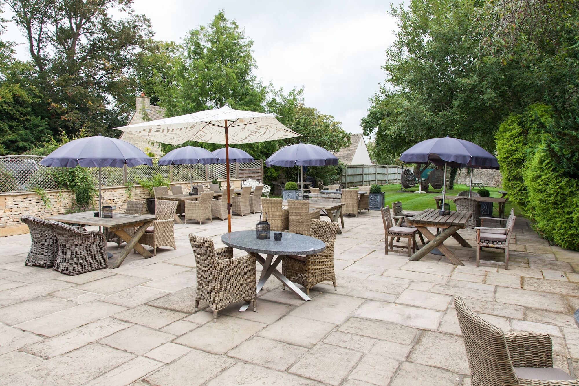 The Wychwood Inn Shipton under Wychwood Exterior foto